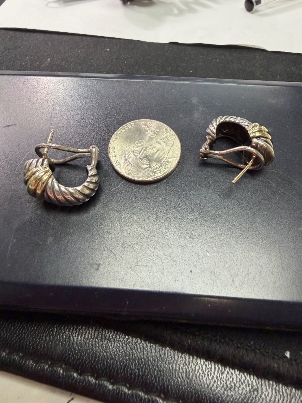 David Yurman earrings - Picture 2 of 3